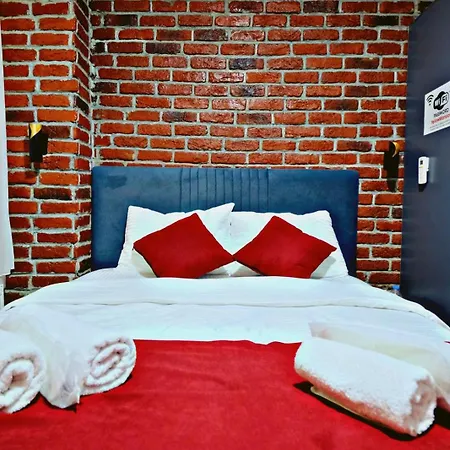 Mansion Yellow 4*