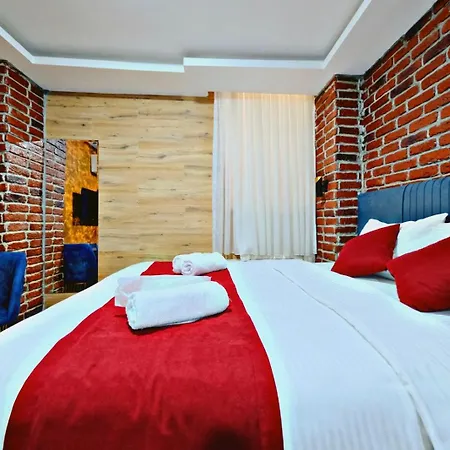 Mansion Yellow 4*