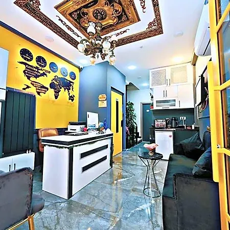 Mansion Yellow מלון דירות
