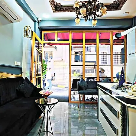 מלון דירות Mansion Yellow