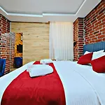Mansion Yellow 4*