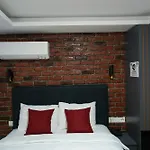 Mansion Yellow 4*